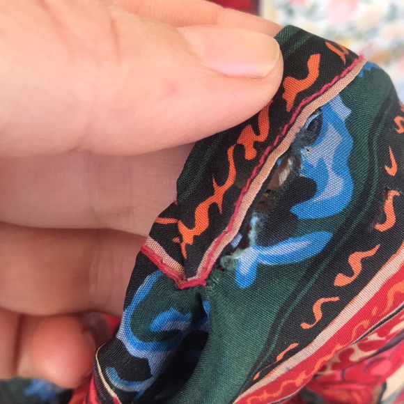 Vintage Woman’s Silk Blouse - Picture 8 of 9